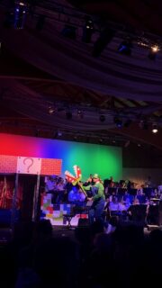 Ein paar Eindrücke vom ersten Konzertabend gestern. Heute um 20:00 Uhr habt ihr nochmal die Chance, unsere Musik-Show "Klang der Kindheit" live zu erleben 🍭🧸🎶